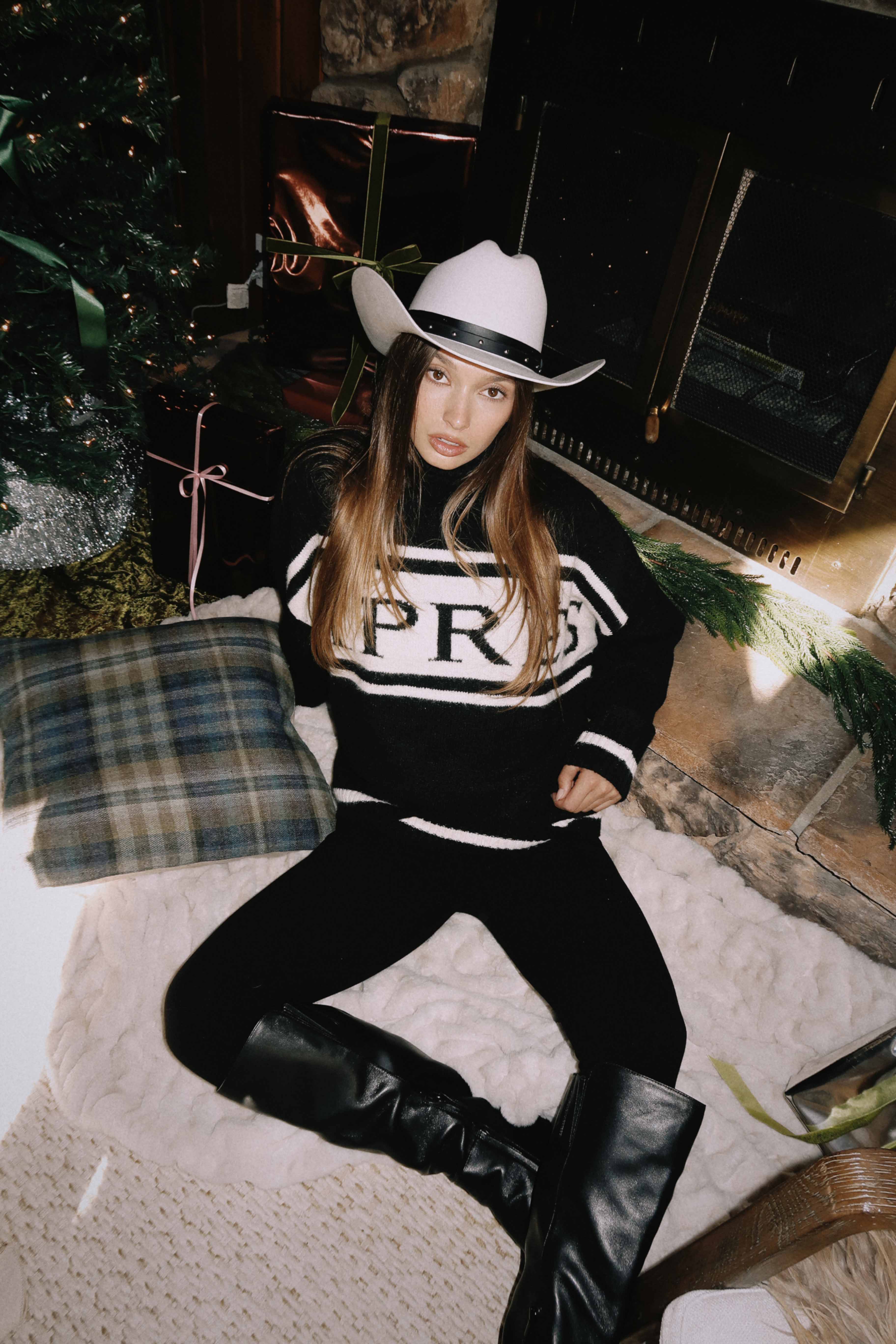 Apres Black and White Turtleneck Sweater - Image 14