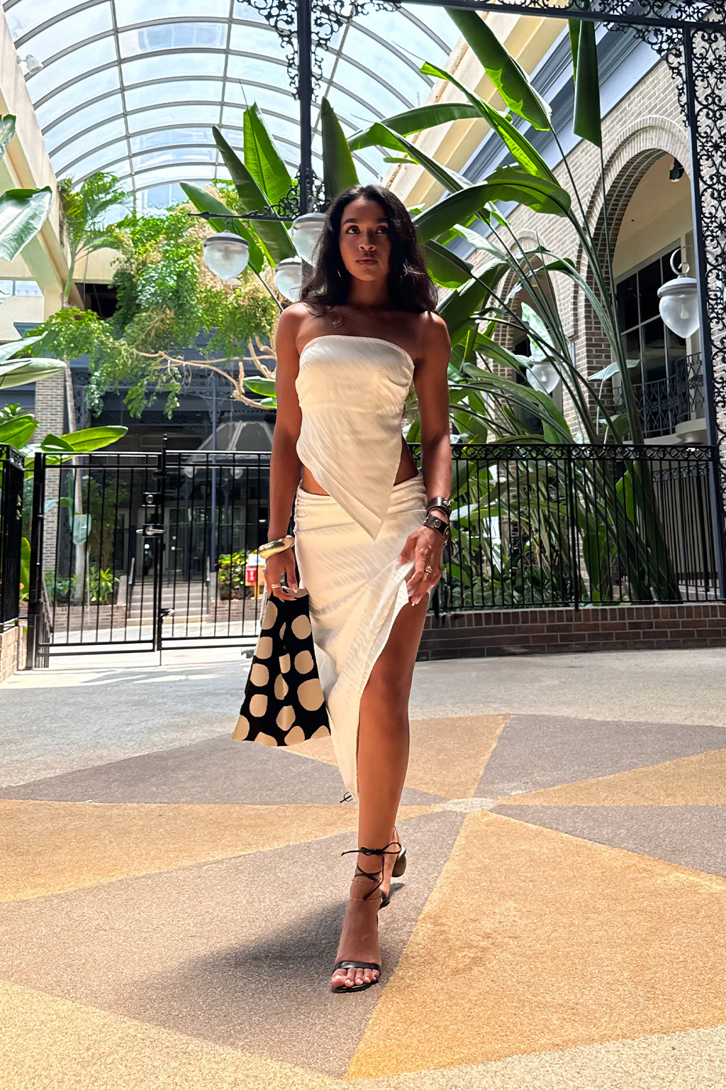 Belleza White Asymmetrical Skirt - Image 8
