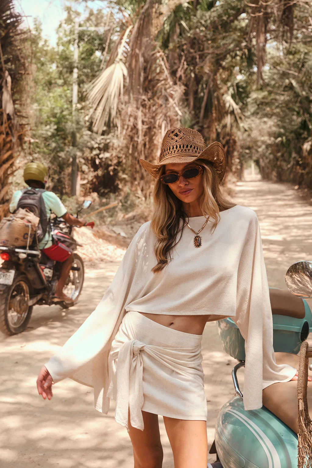 Brisa Natural Linen Mini Skirt - Image 3