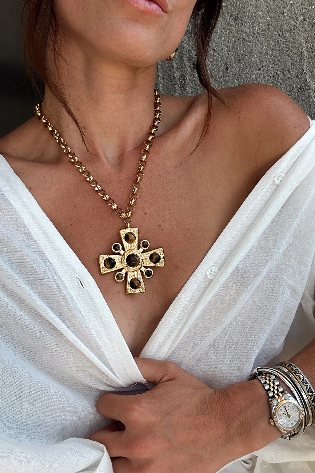 Catania Gold Cross Necklace - Image 7