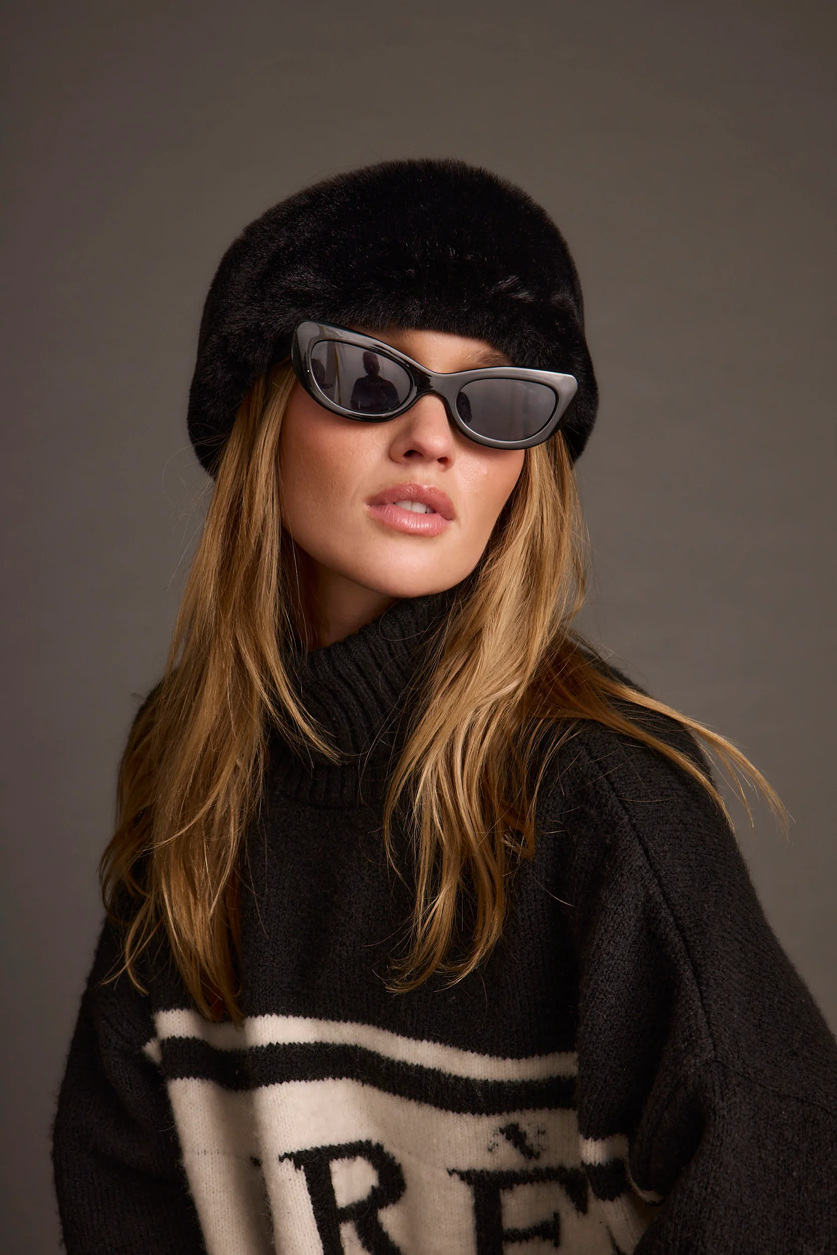 Chalet Black Faux Fur Headband - Image 4