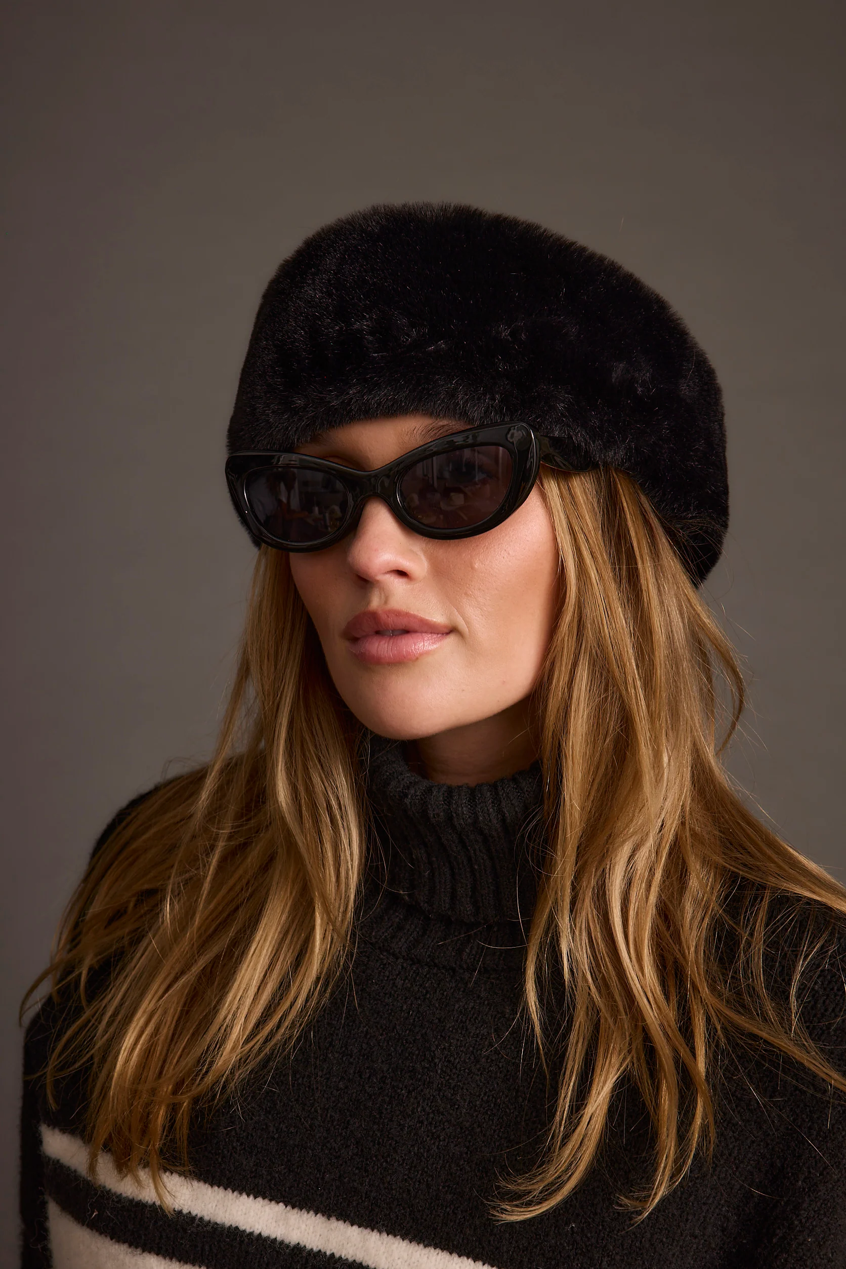 Chalet Black Faux Fur Headband - Image 5