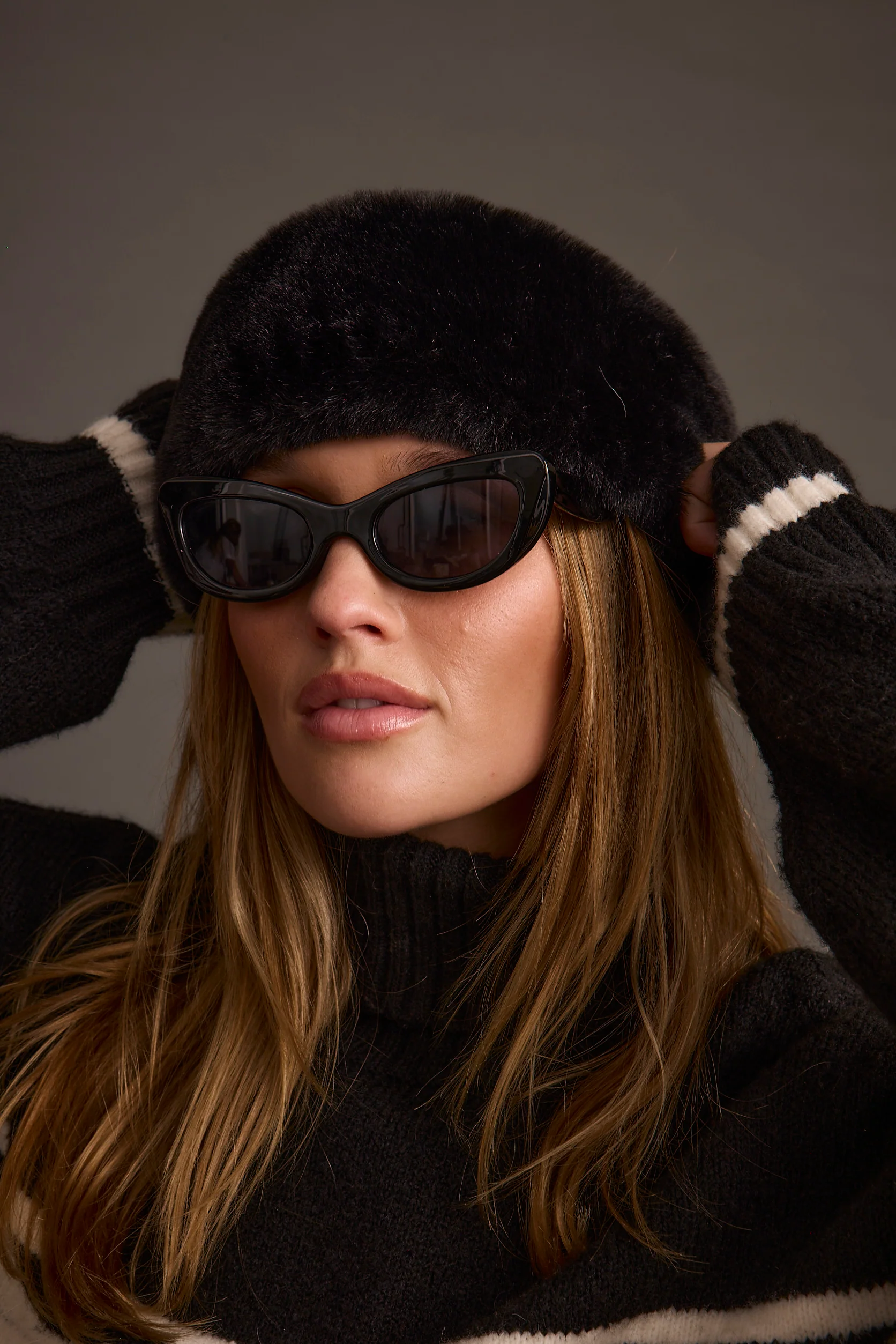 Chalet Black Faux Fur Headband - Image 7