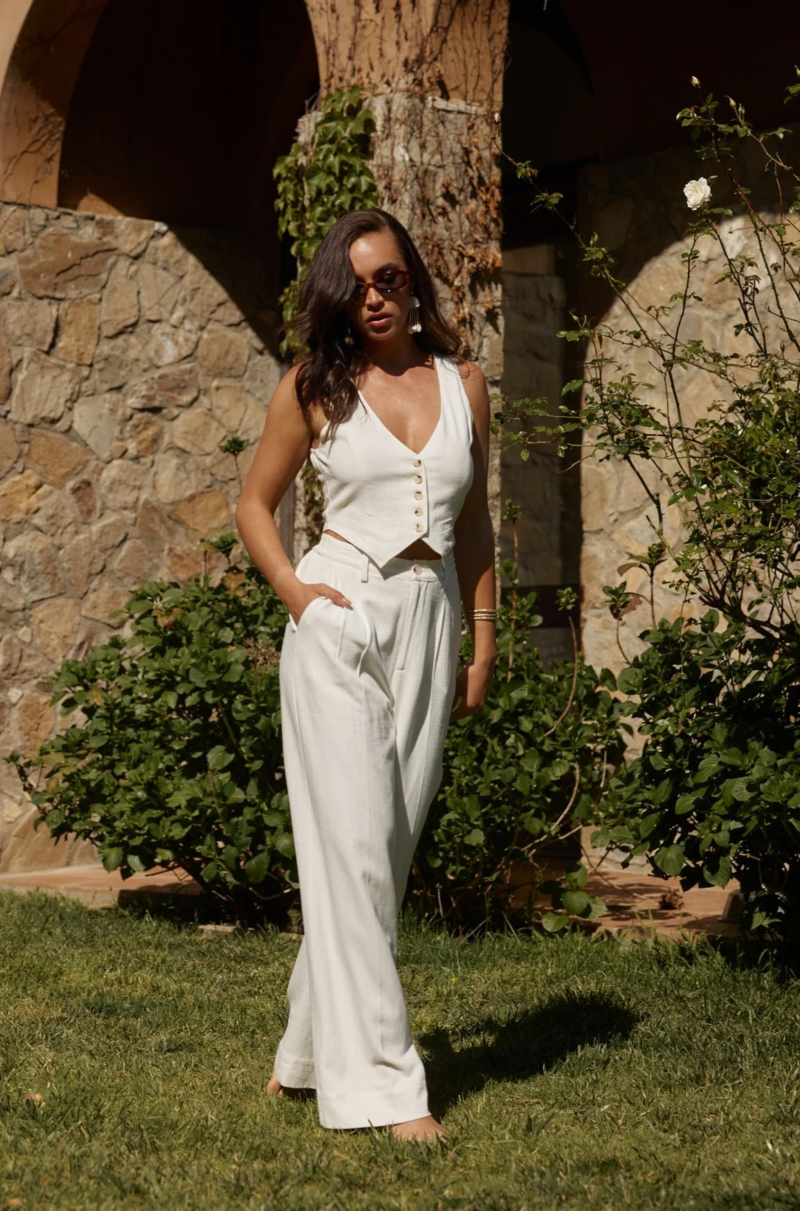 Diane White Linen Vest - Image 10