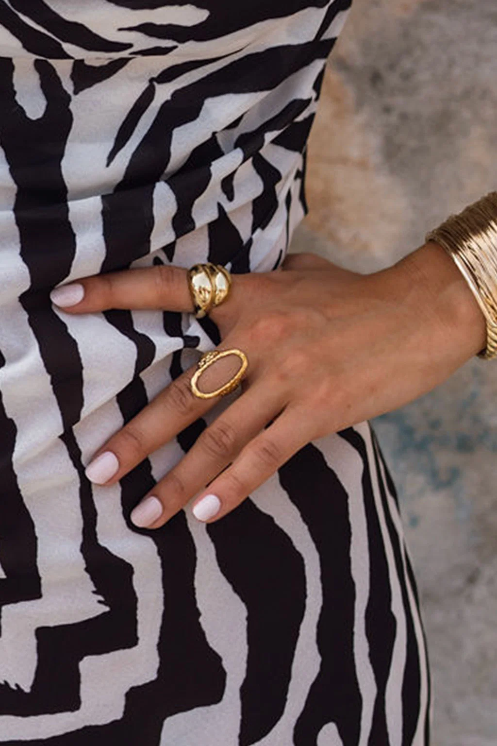 Evelina Gold Textured Open Oval Ring - Image 3