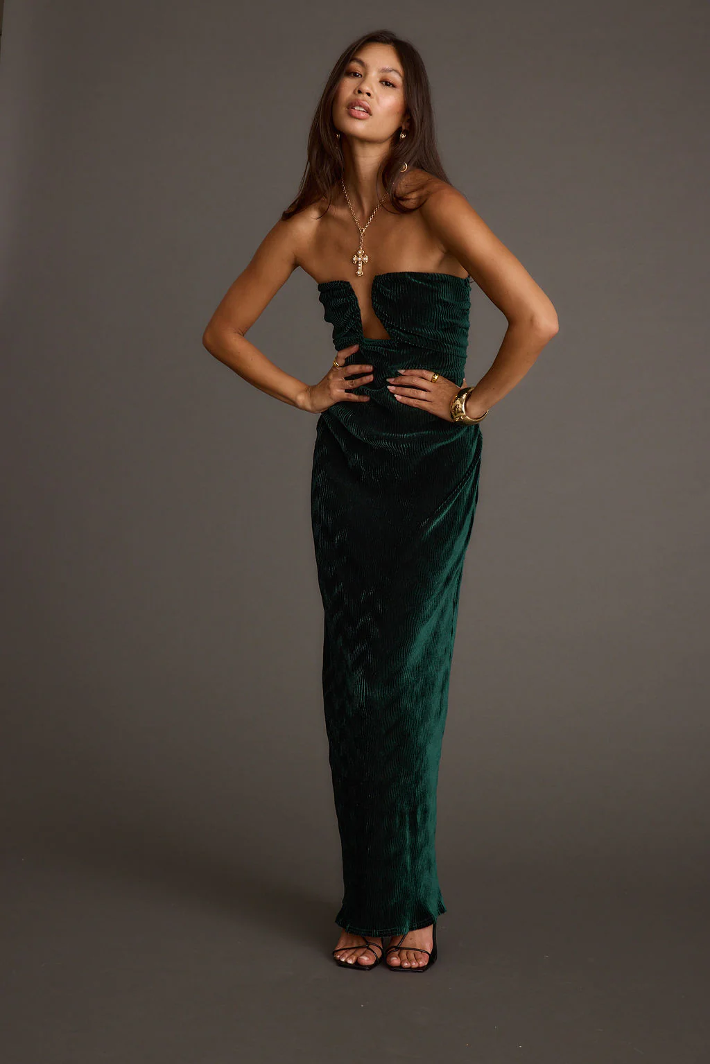 Jones Emerald Velvet Maxi Dress - Image 5