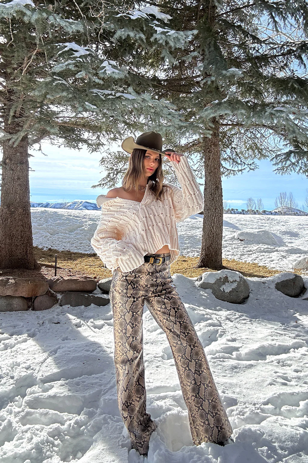 Riverstone Cream Cableknit Sweater - Image 6