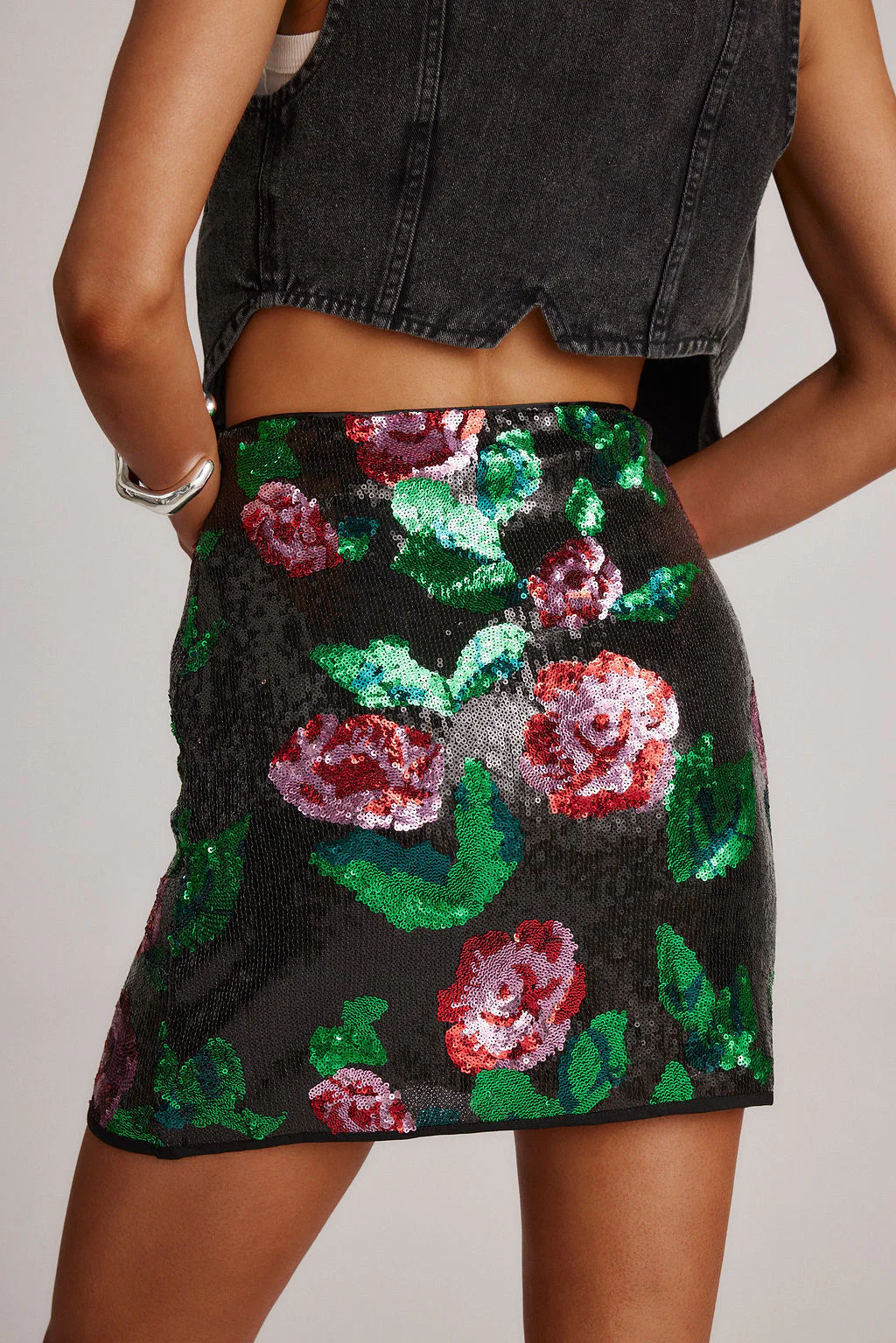 Rose Sequin Mini Skirt - Image 8