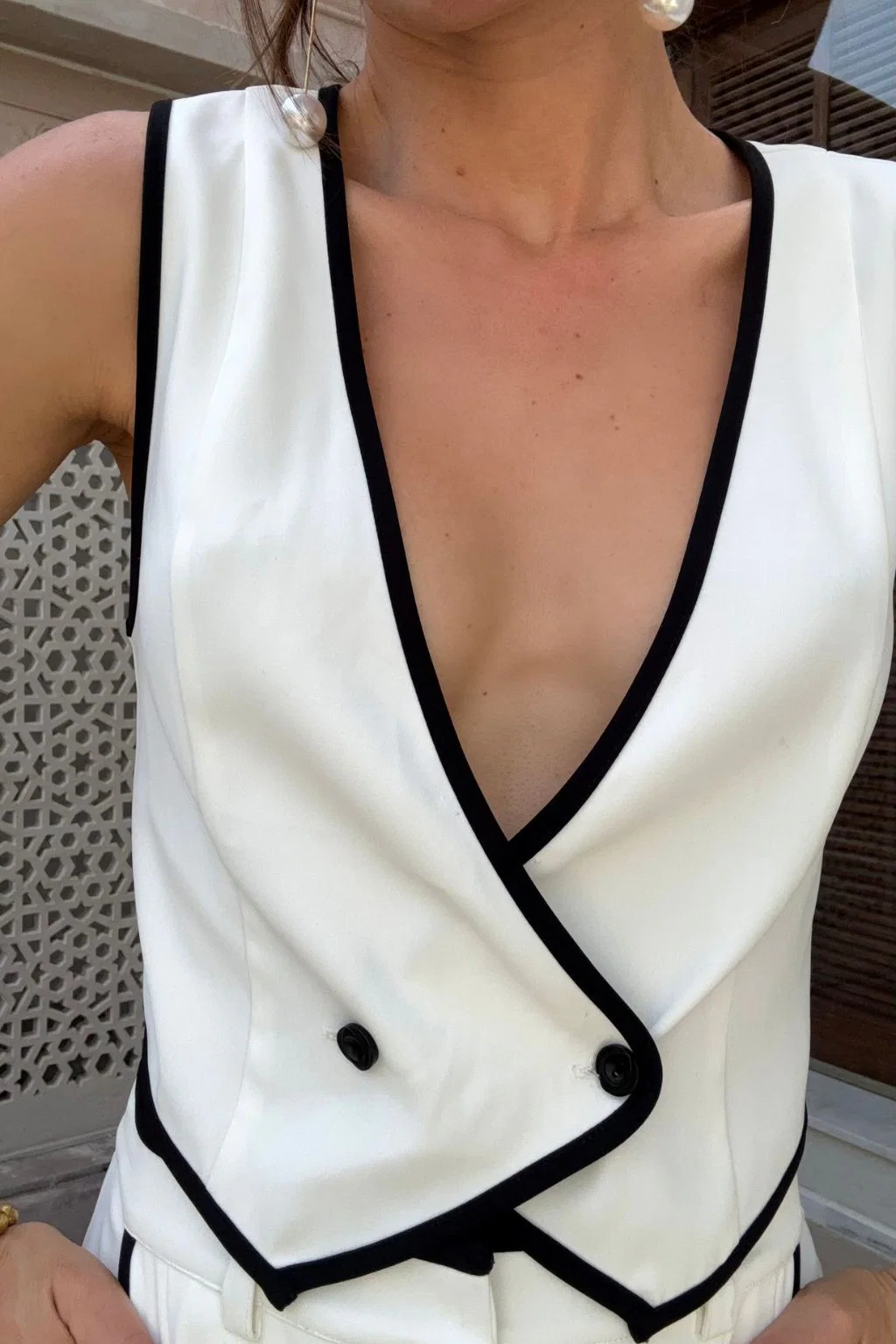 Skylar White Vest - Image 8