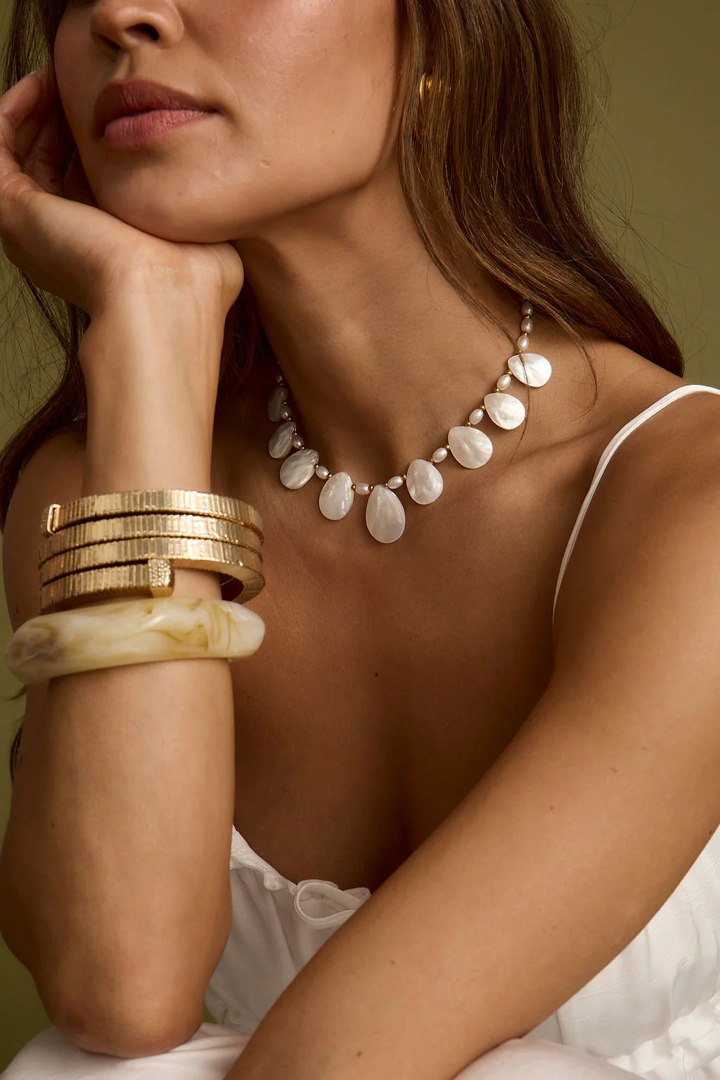 Soft Whispers Shell Choker Necklace - Image 5
